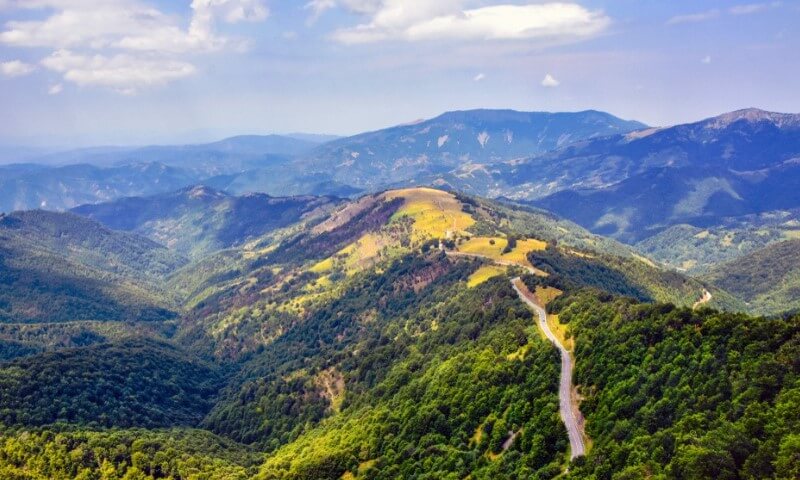 Panoramski pogled na Staru Planinu u Srbiji